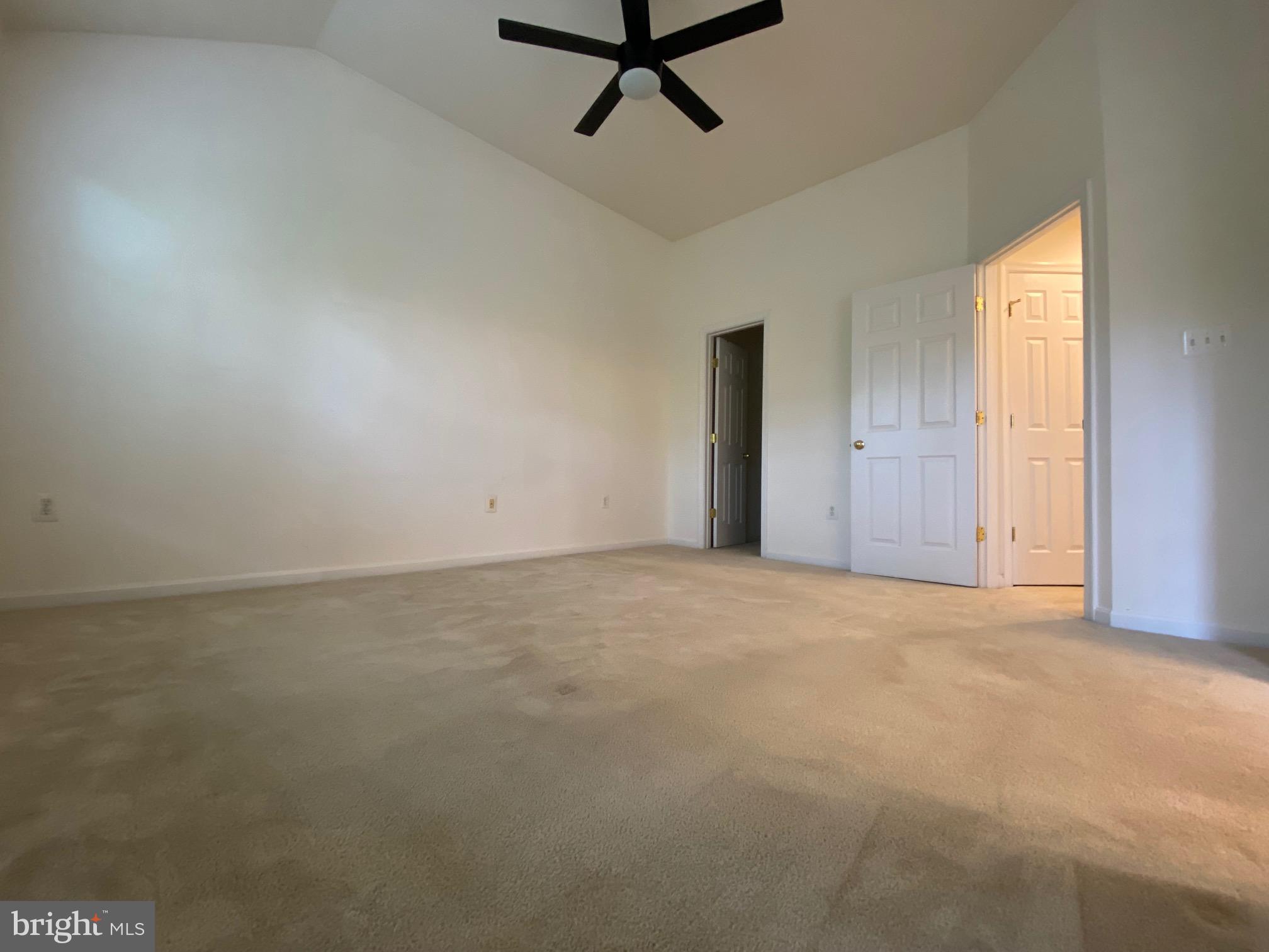 PW COUNTY CENTER LANDBAY - Residential Lease