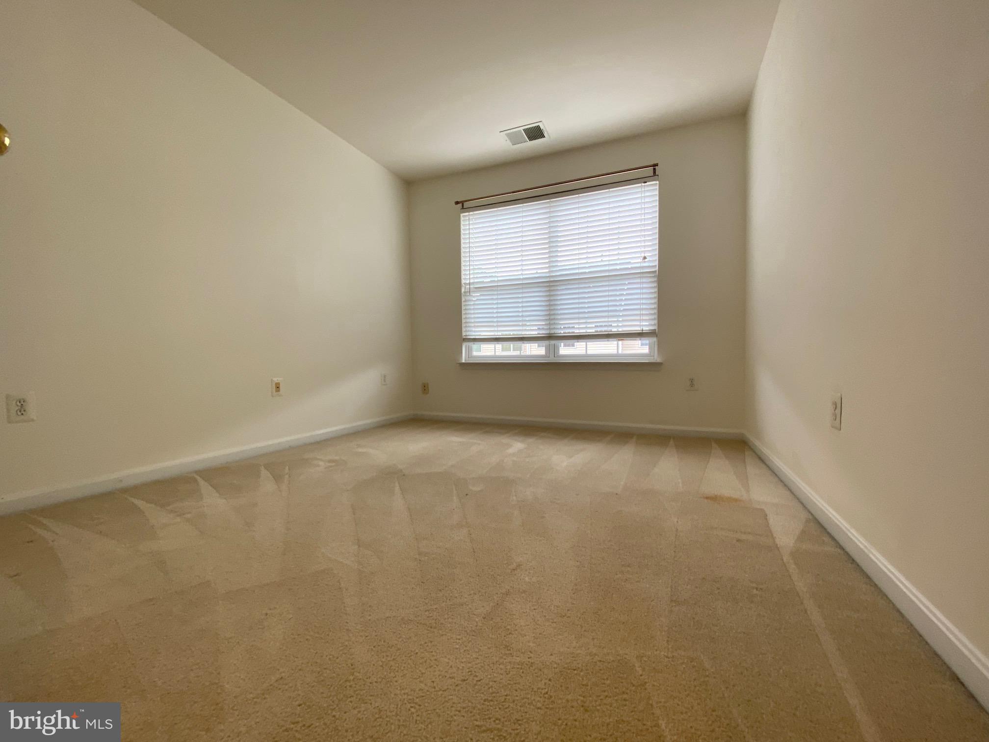 PW COUNTY CENTER LANDBAY - Residential Lease