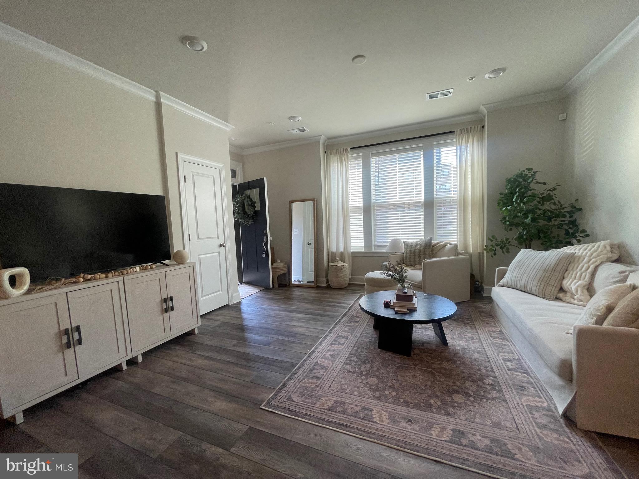 METRO WALK AT MOOREFIELD STATION - Residential Lease