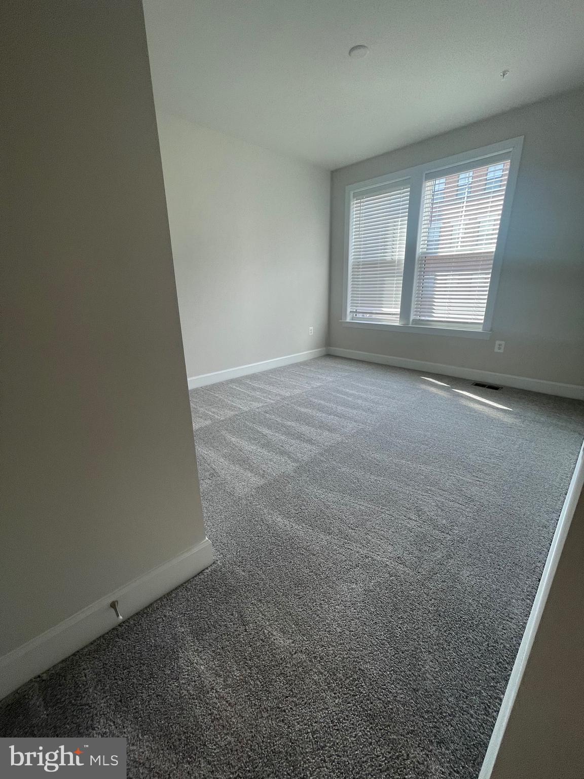 METRO WALK AT MOOREFIELD STATION - Residential Lease