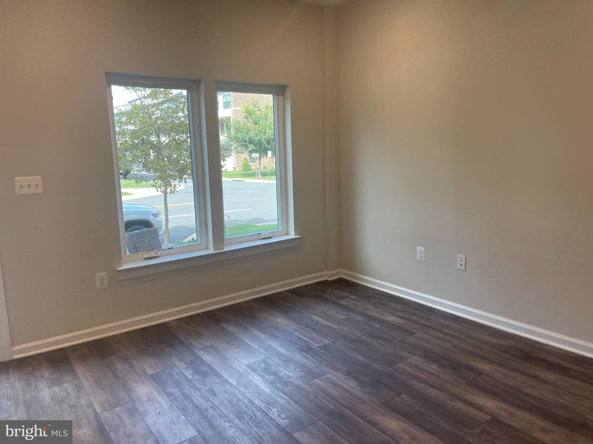 METRO WALK AT MOOREFIELD STATION - Residential Lease