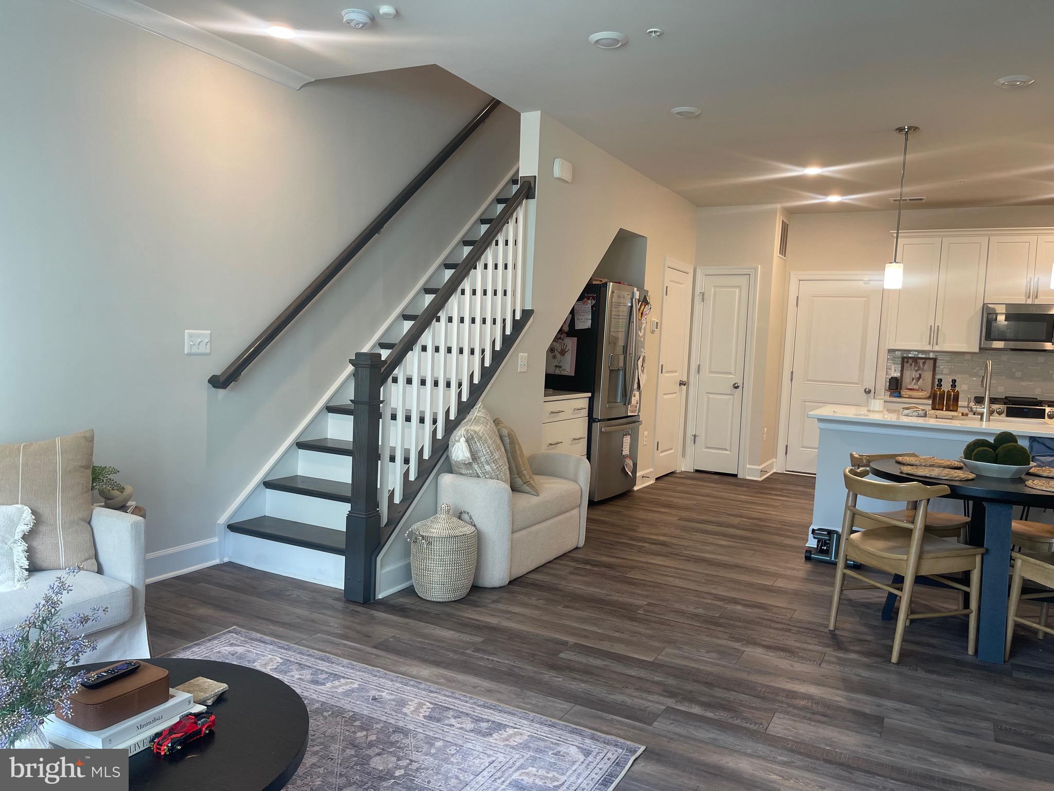 METRO WALK AT MOOREFIELD STATION - Residential Lease