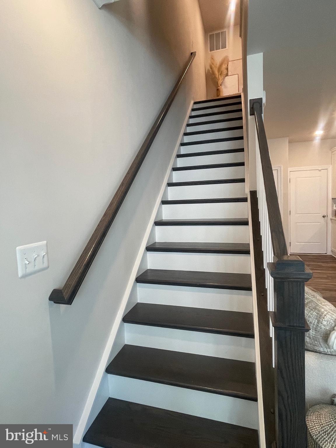 METRO WALK AT MOOREFIELD STATION - Residential Lease