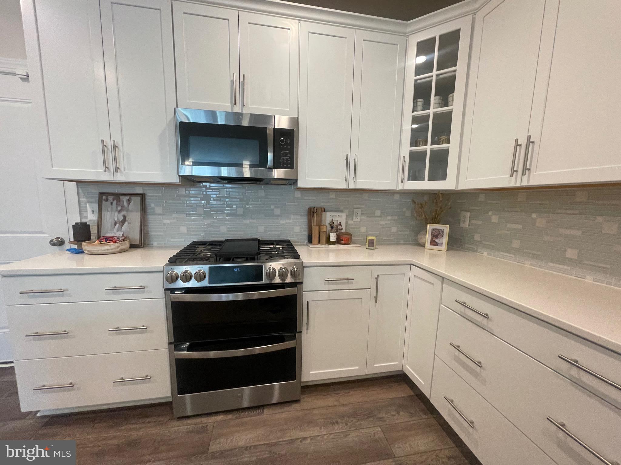 METRO WALK AT MOOREFIELD STATION - Residential Lease