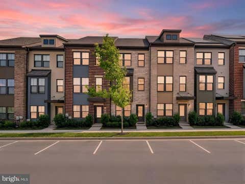 Townhouse For Rent - 3525 Carnaby Street<br/> HYATTSVILLE, MD 20782