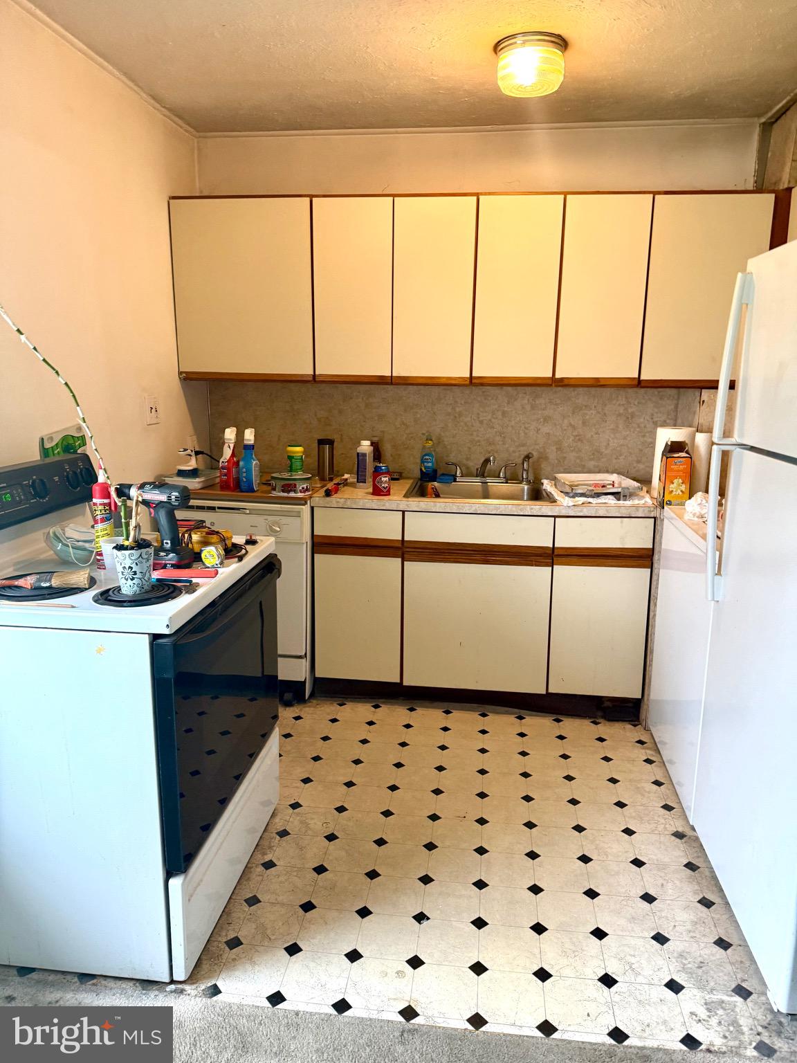 VIOLET WOOD - Residential