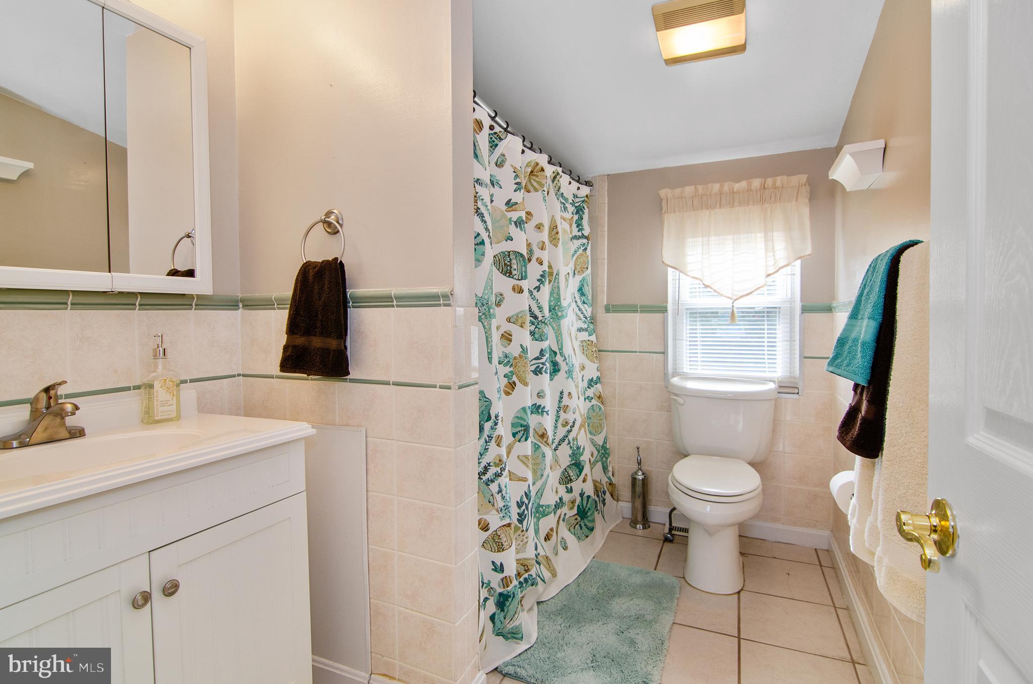 HALLMARK MANOR - Residential