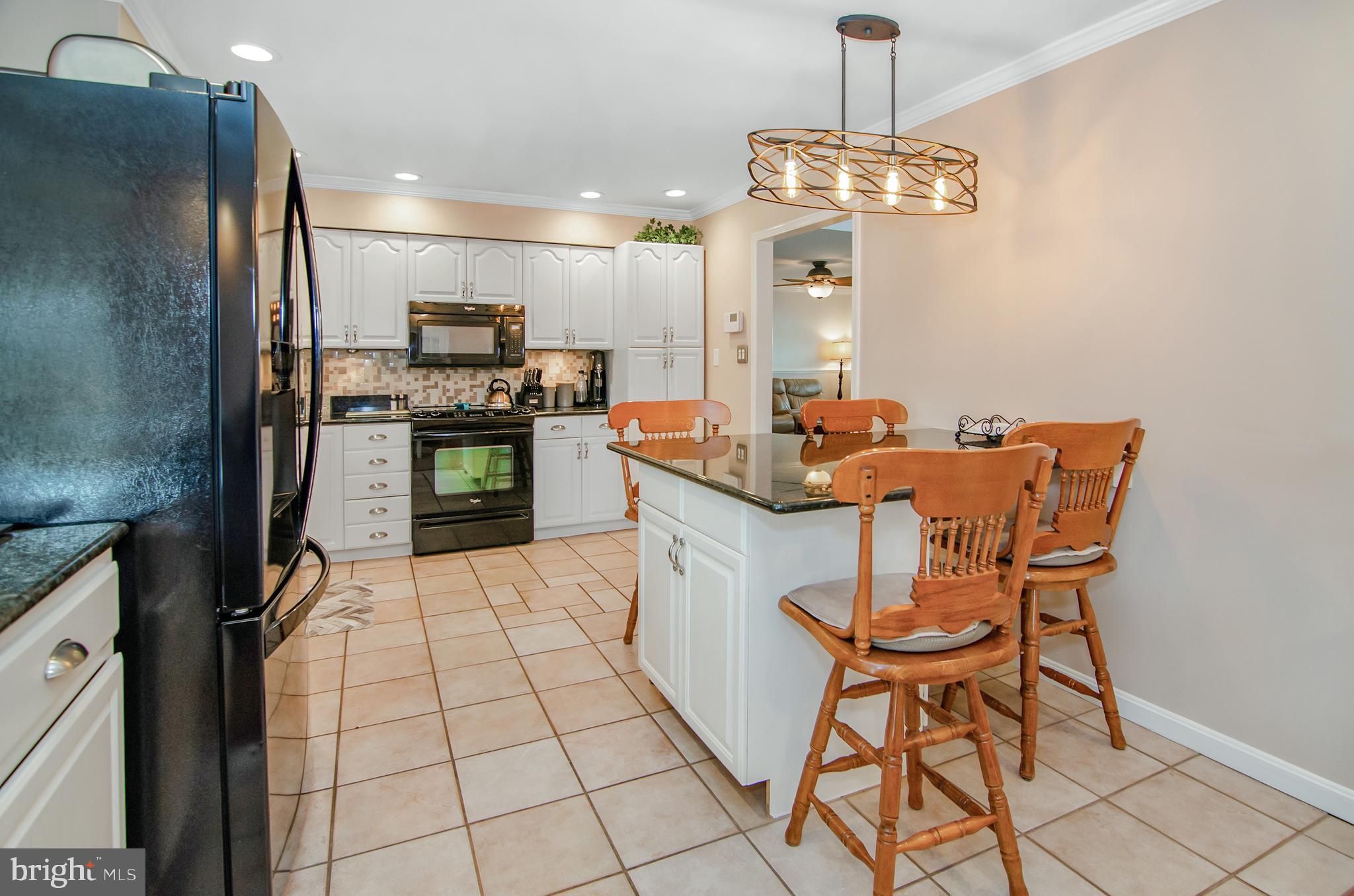 HALLMARK MANOR - Residential