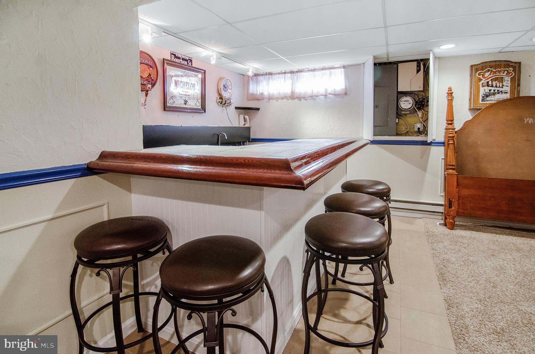 HALLMARK MANOR - Residential