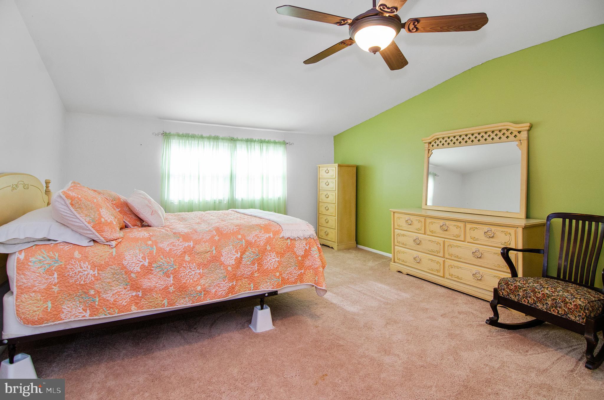 HALLMARK MANOR - Residential