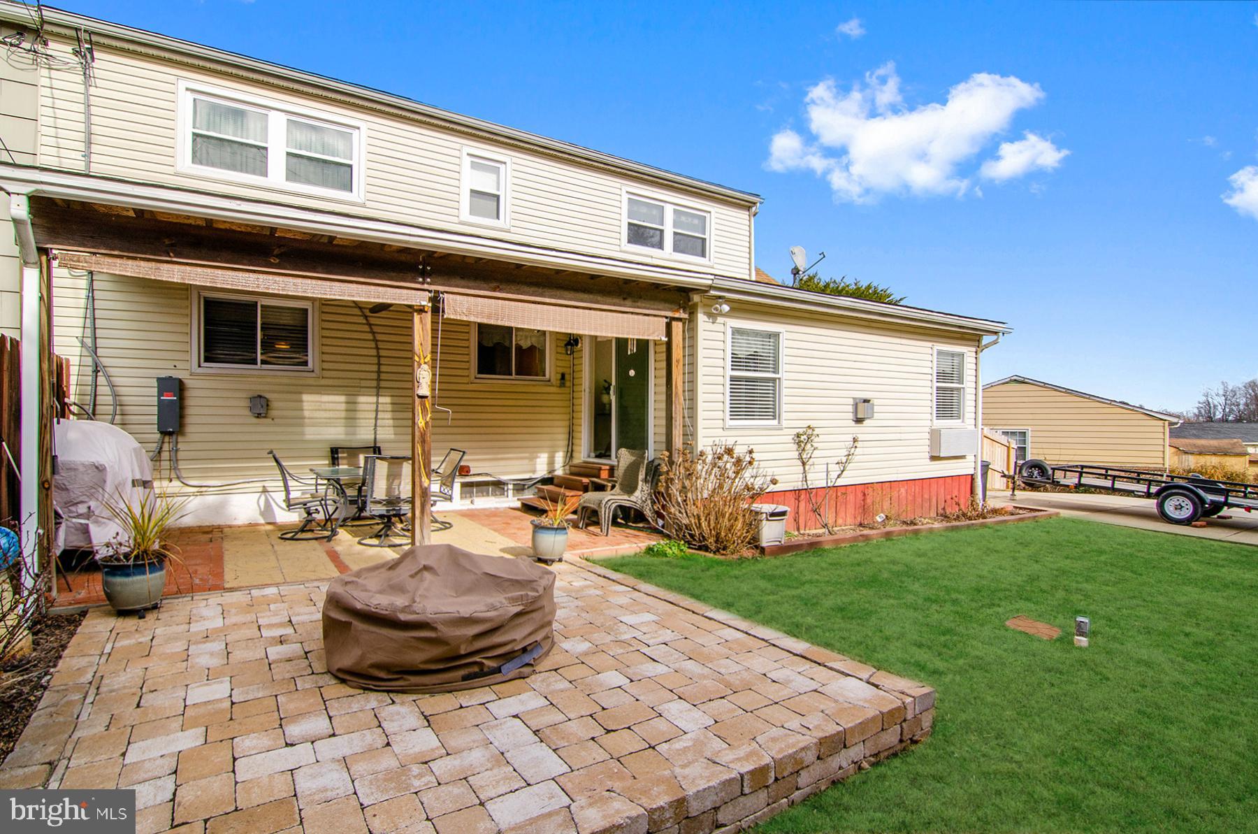 HALLMARK MANOR - Residential