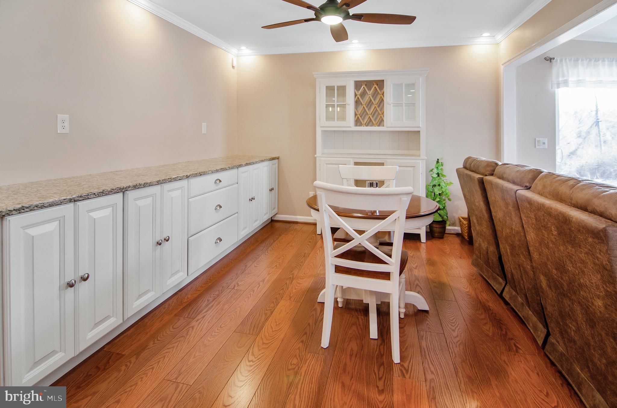 HALLMARK MANOR - Residential