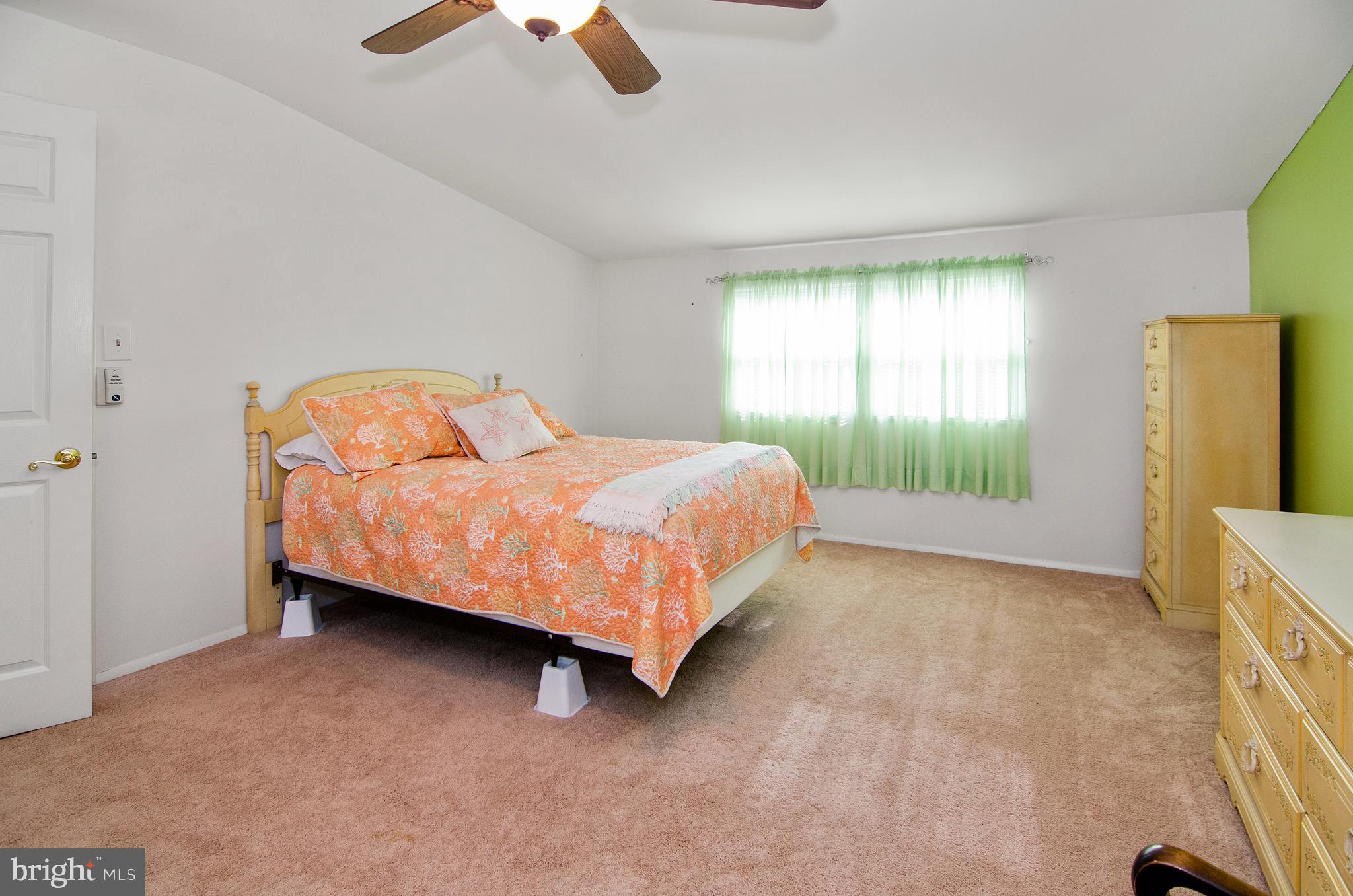 HALLMARK MANOR - Residential