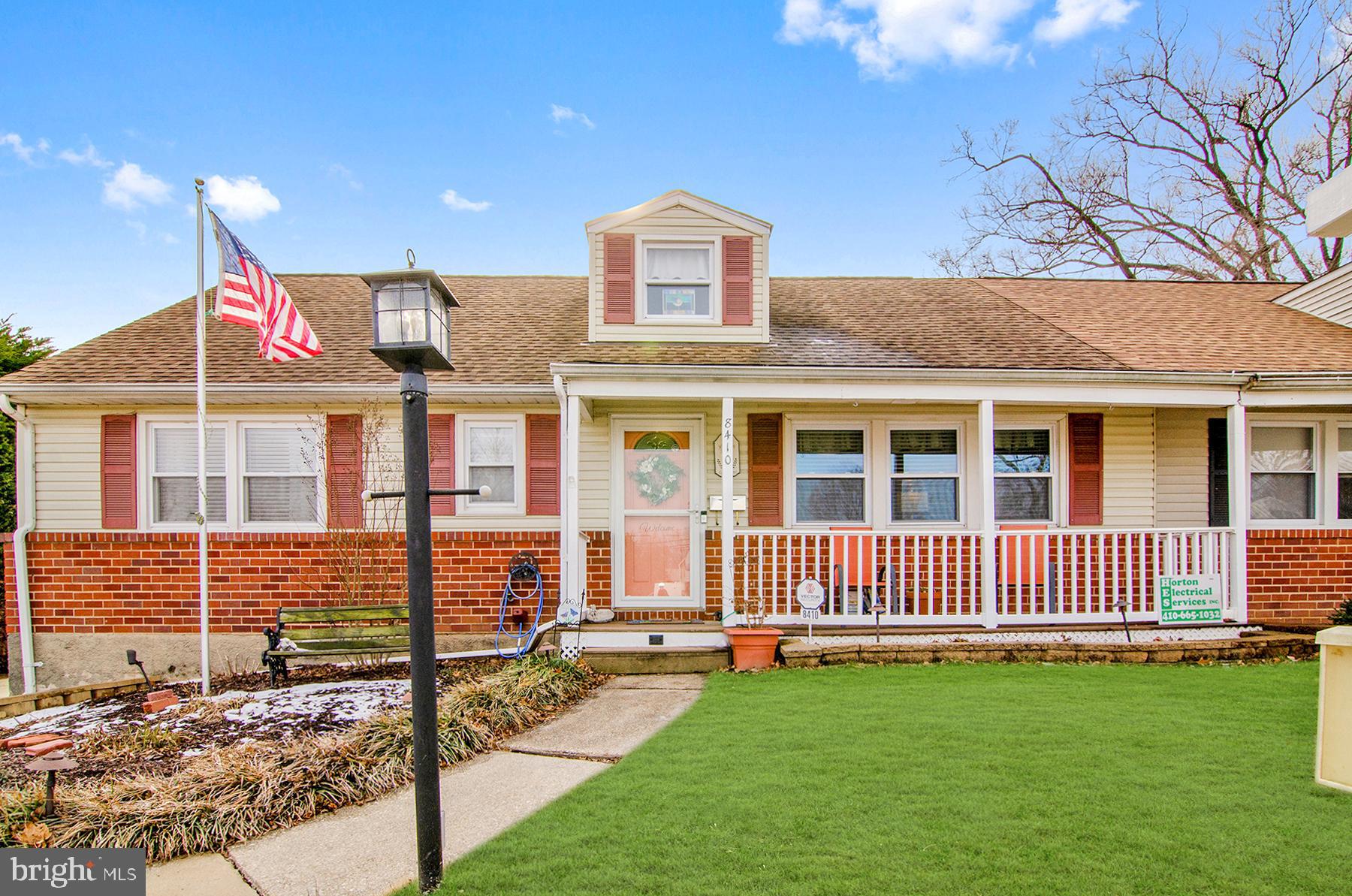 HALLMARK MANOR - Residential