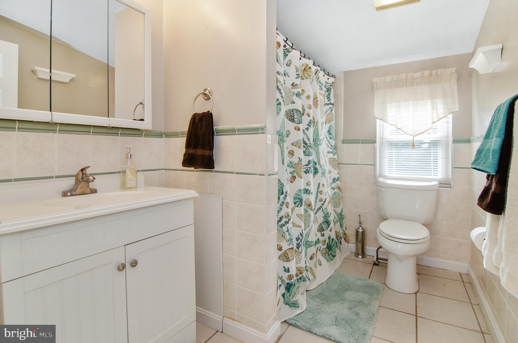 HALLMARK MANOR - Residential