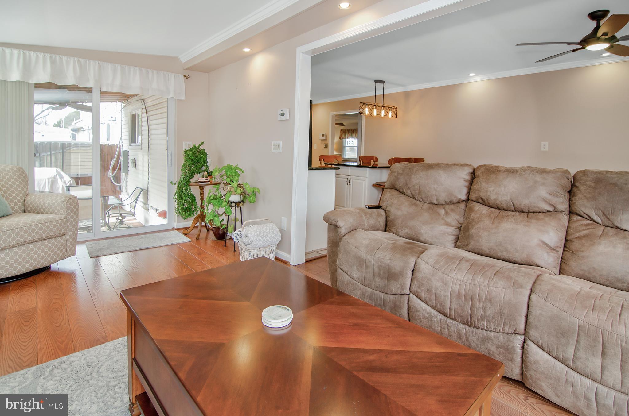 HALLMARK MANOR - Residential