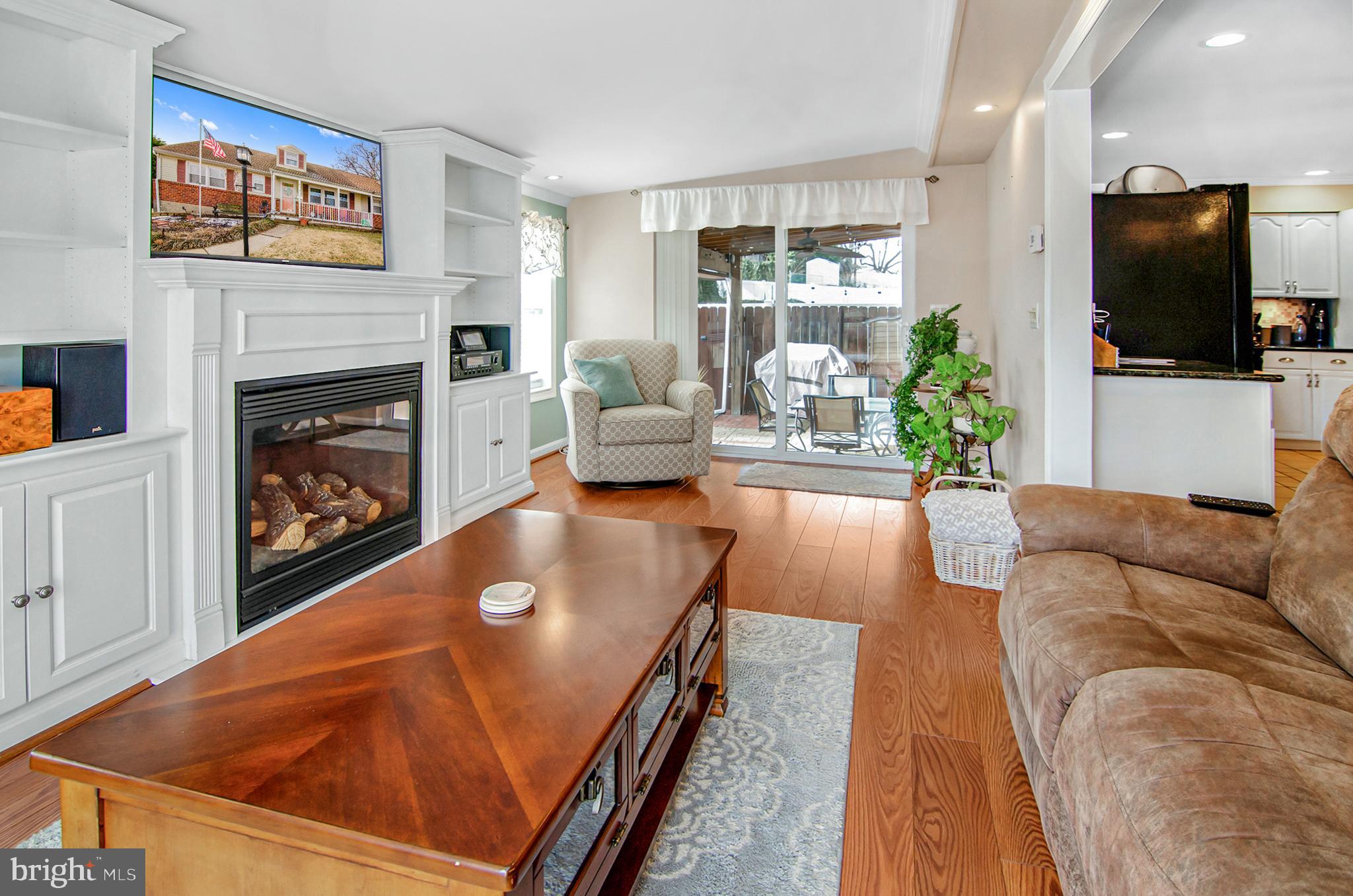 HALLMARK MANOR - Residential