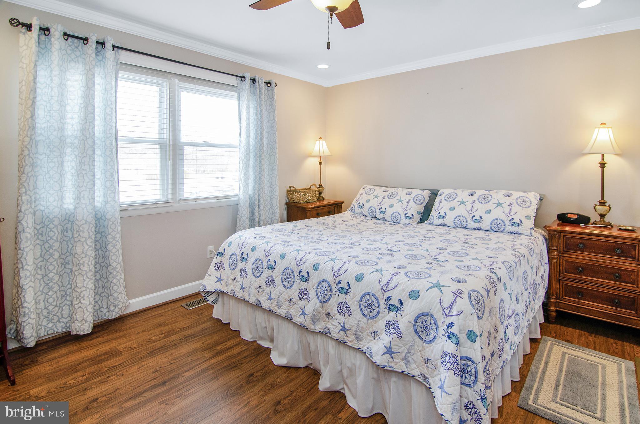 HALLMARK MANOR - Residential