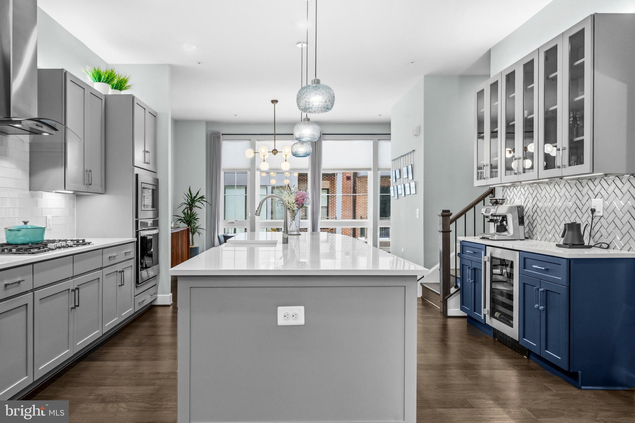 RESTON - Residential