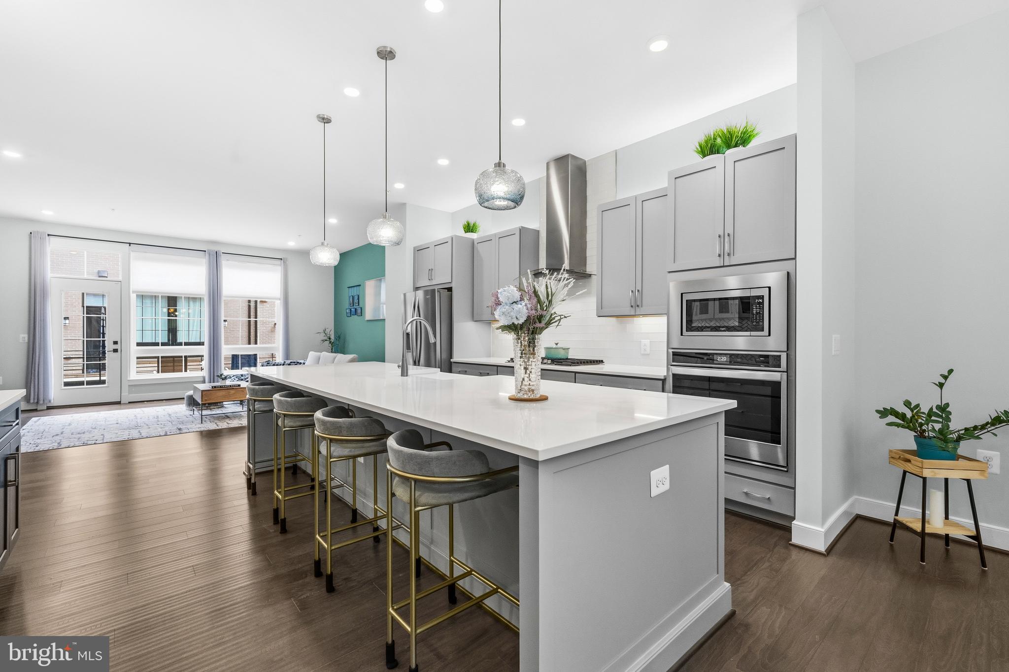 RESTON - Residential