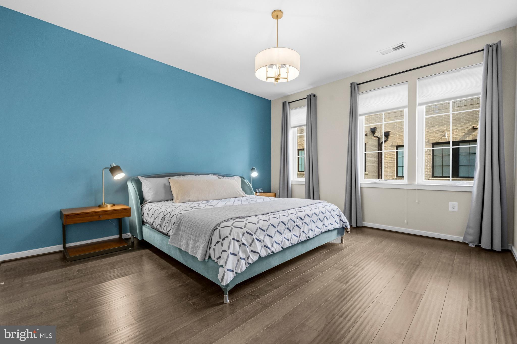 RESTON - Residential