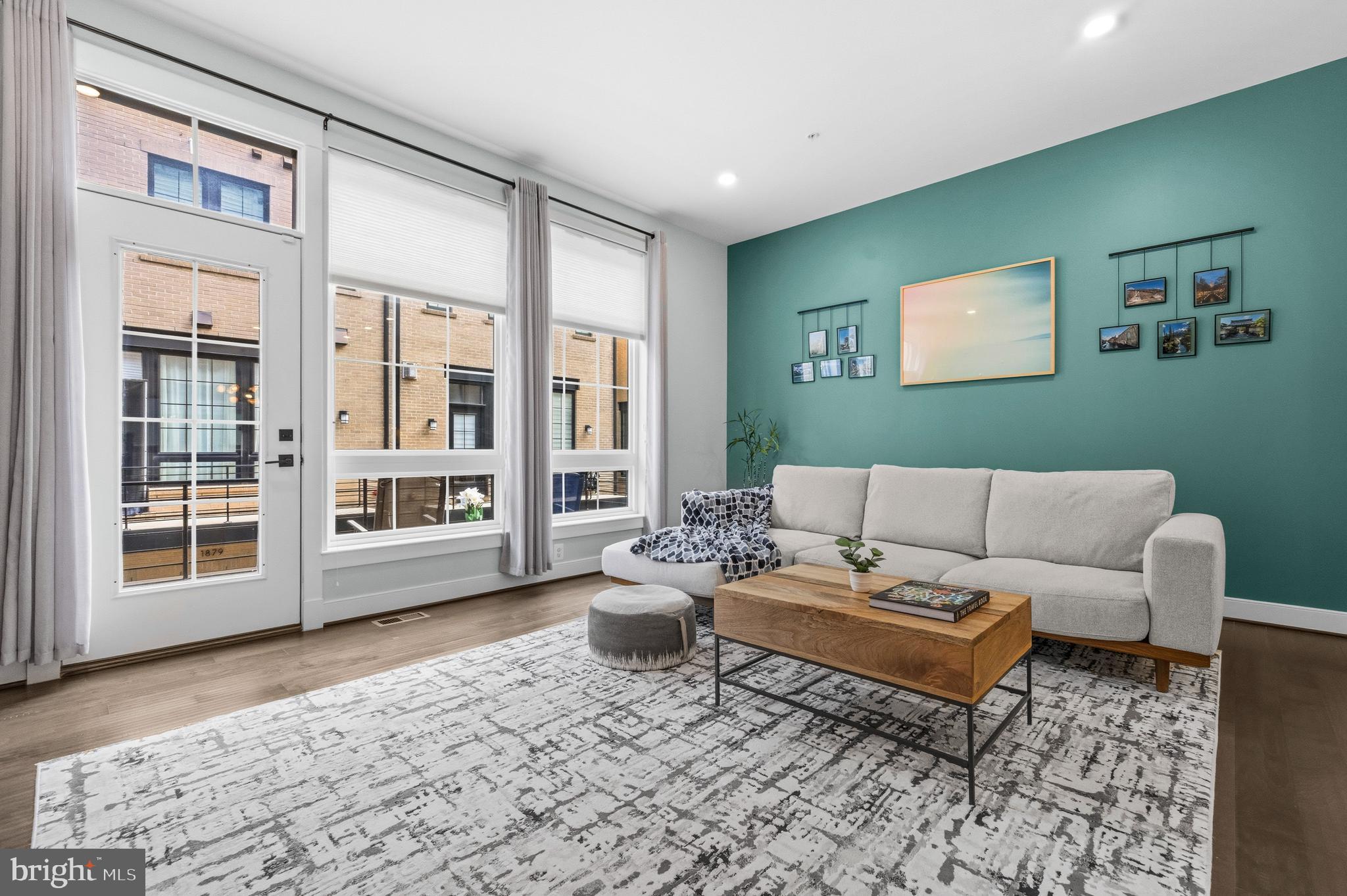 RESTON - Residential