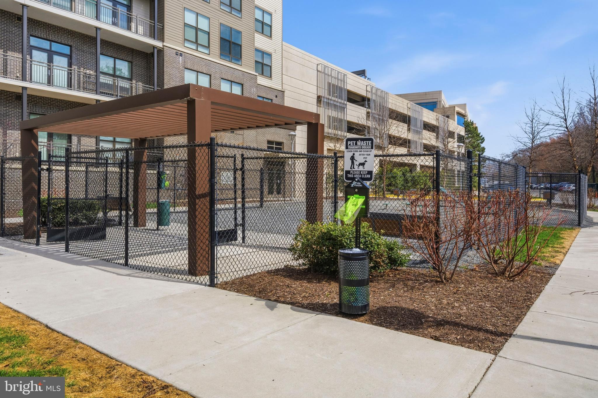 RESTON - Residential