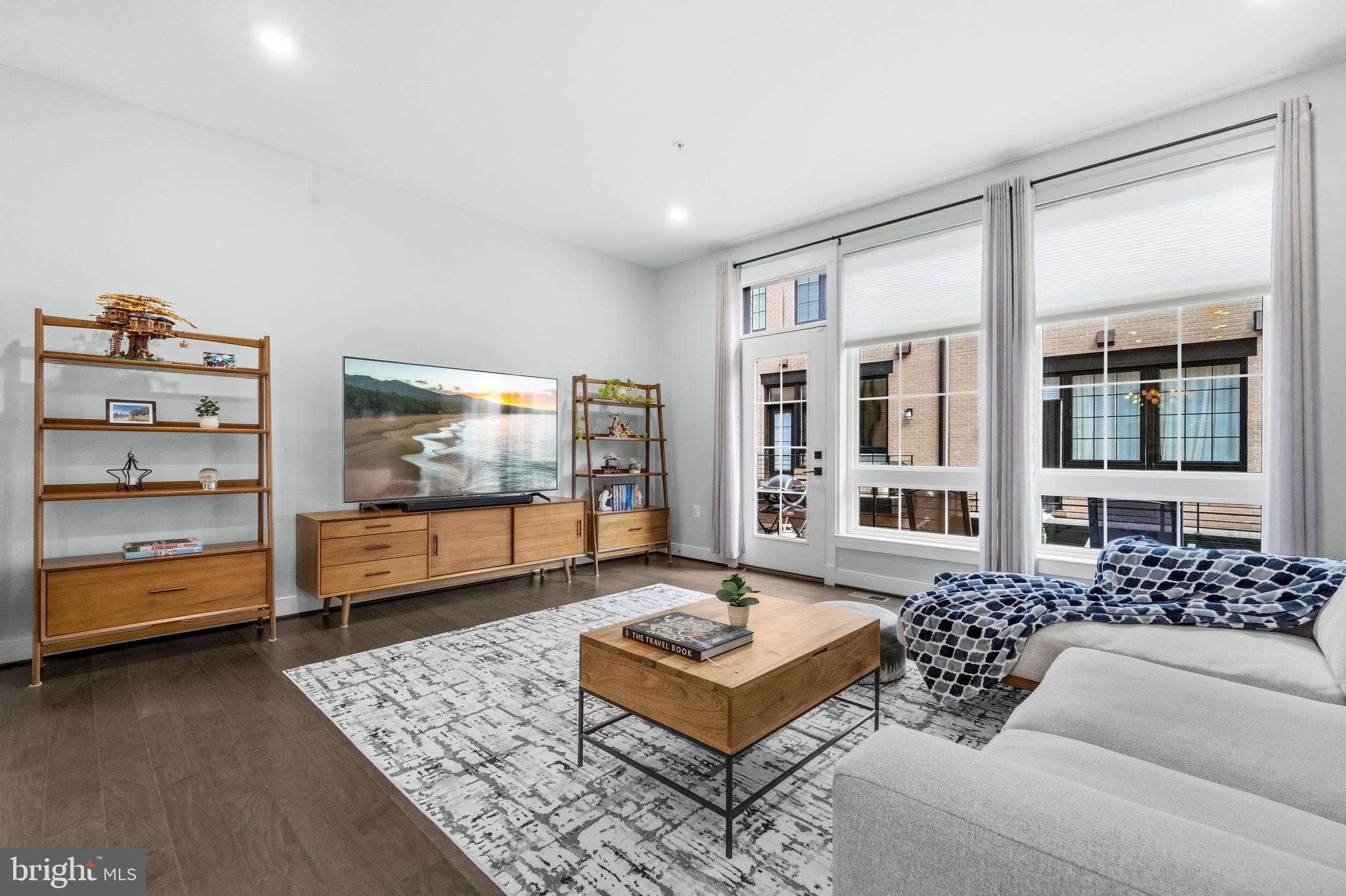 RESTON - Residential