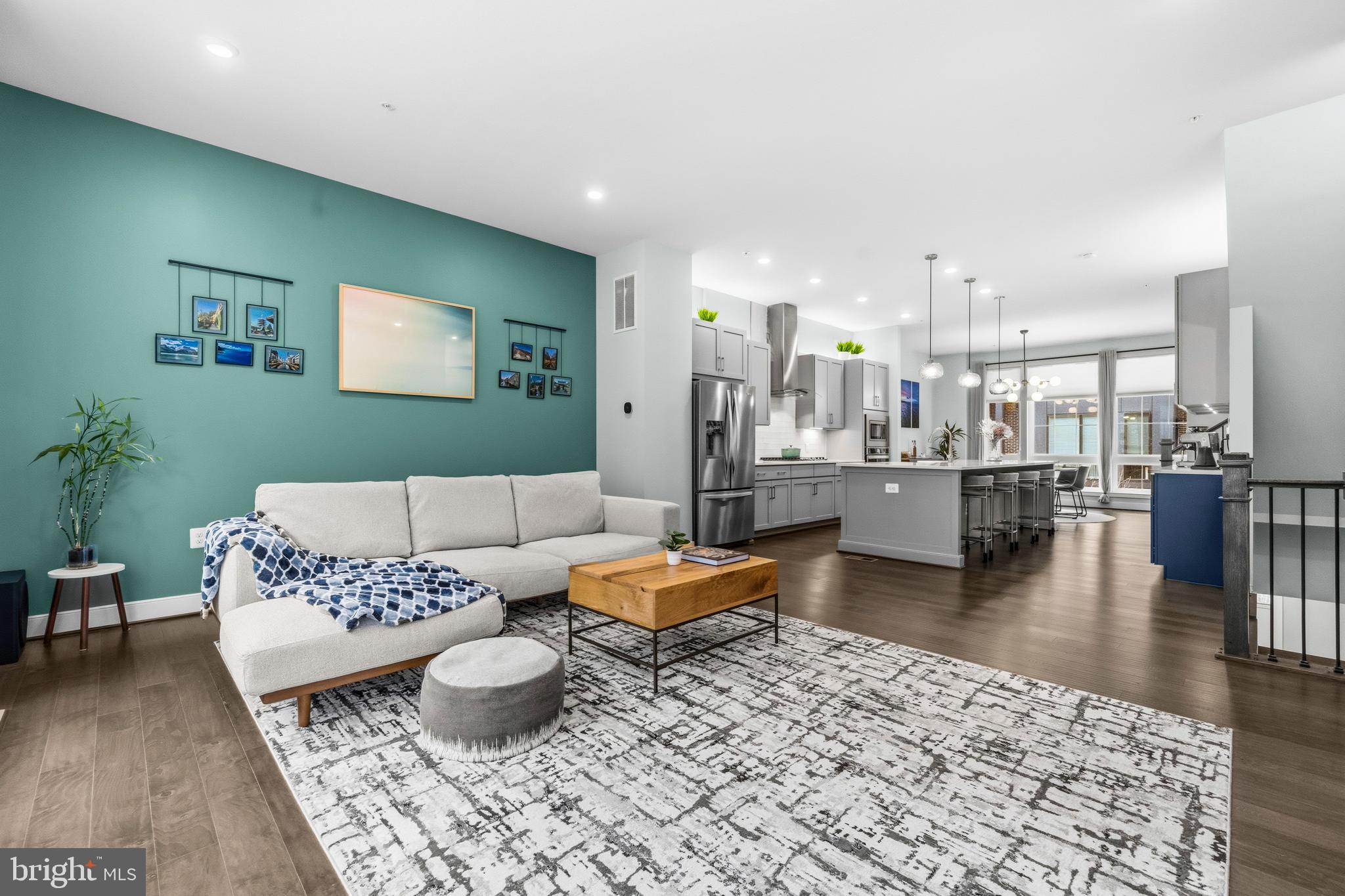 RESTON - Residential