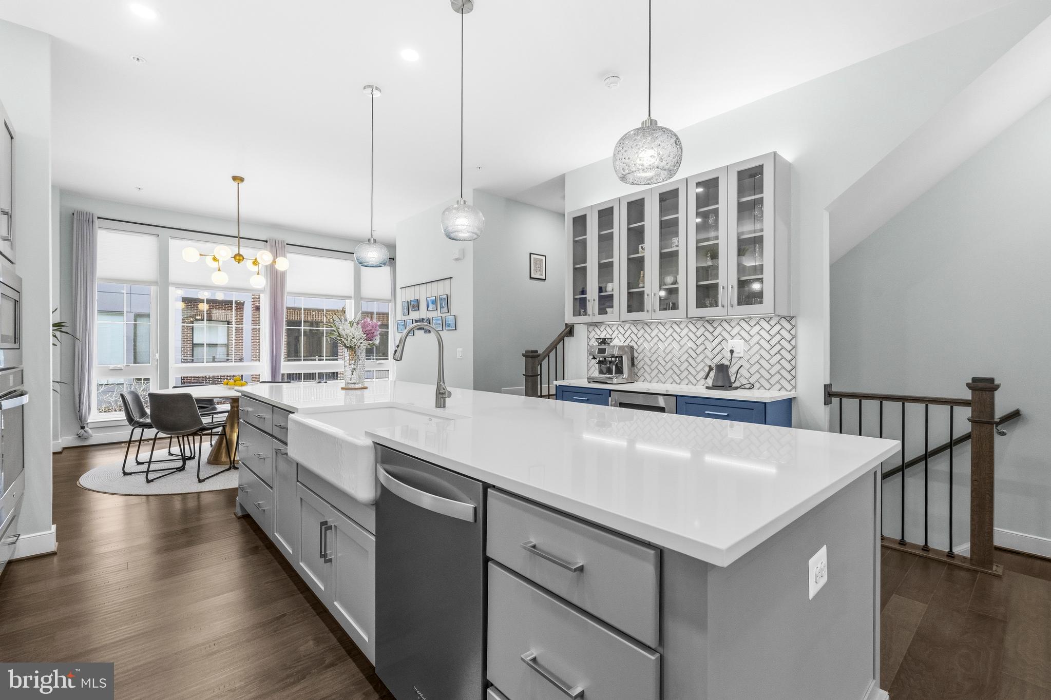 RESTON - Residential