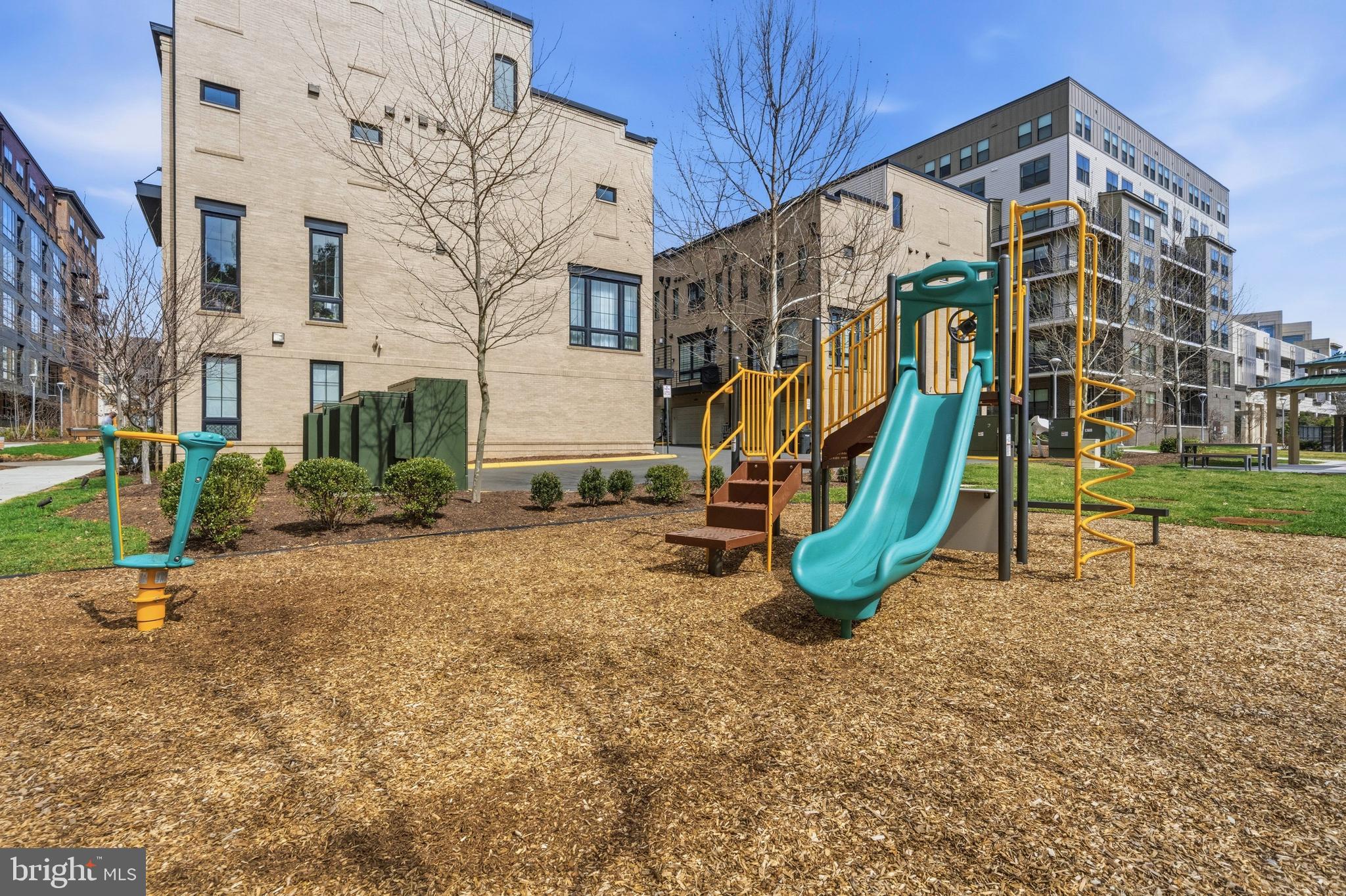 RESTON - Residential