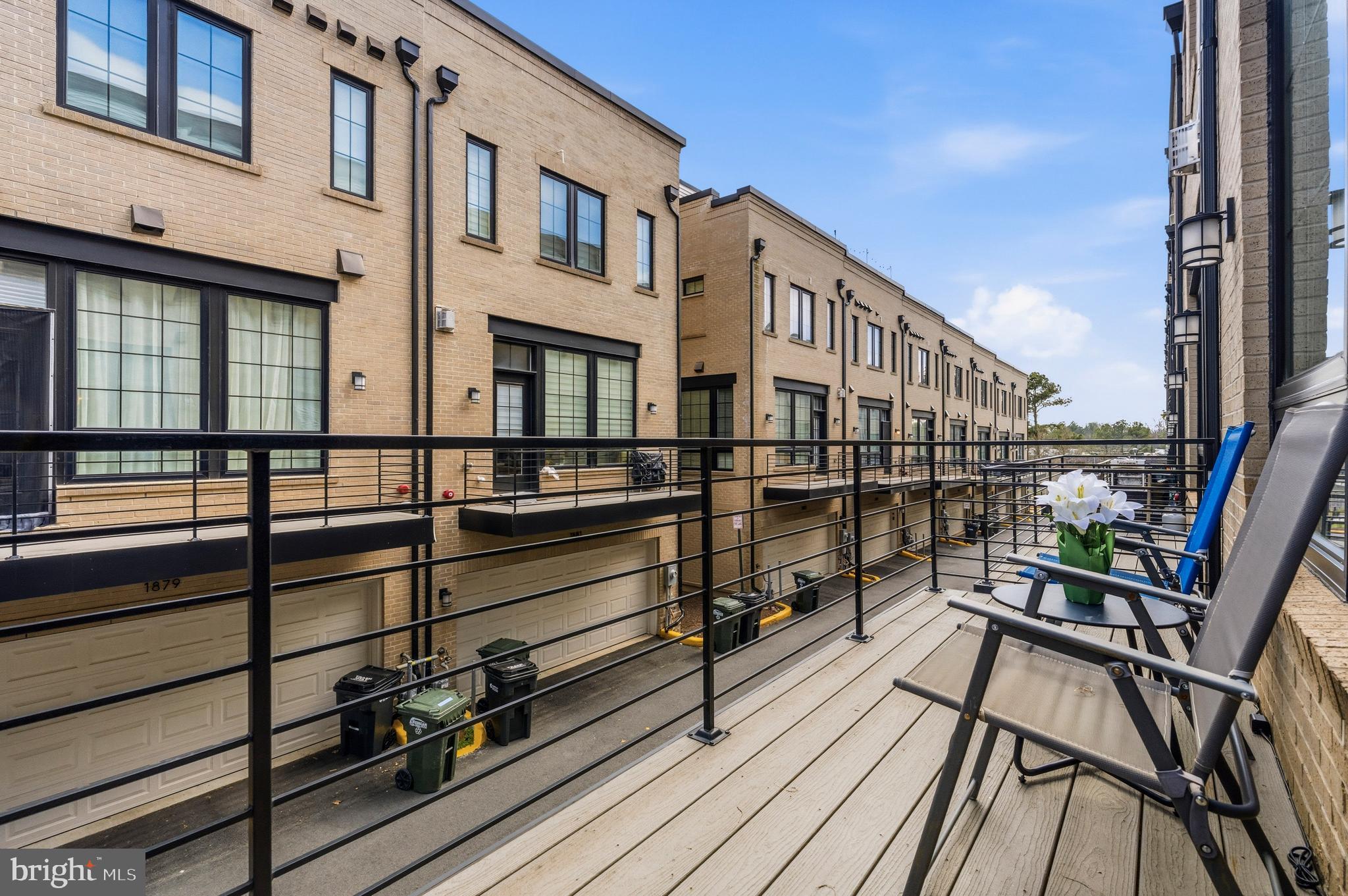 RESTON - Residential