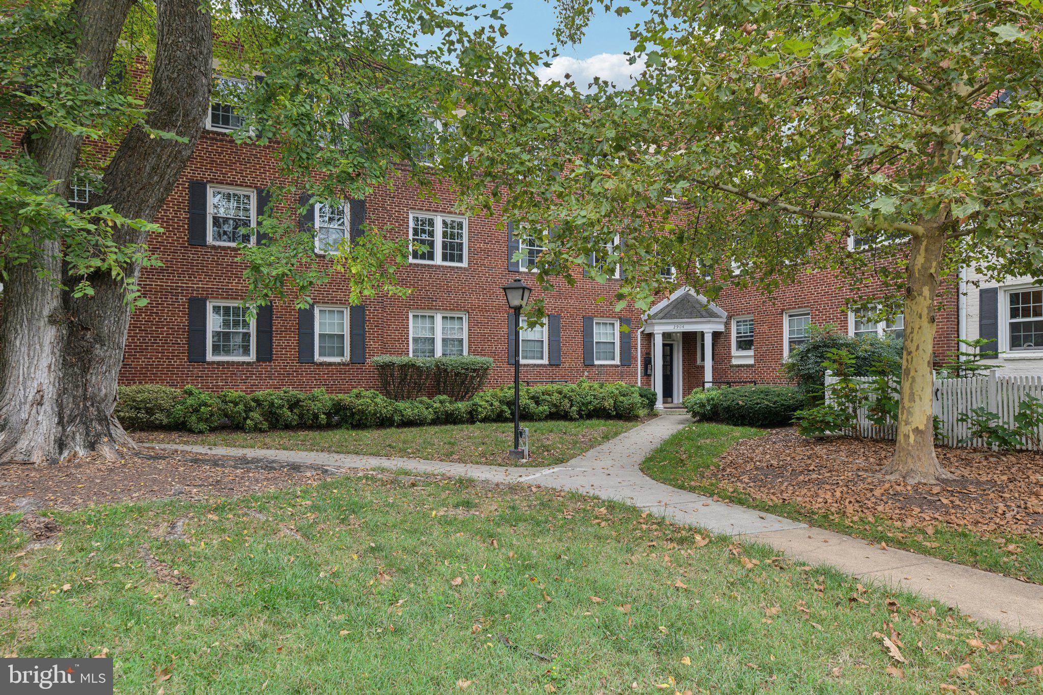 COMMONS OF ARLINGTON - Residential