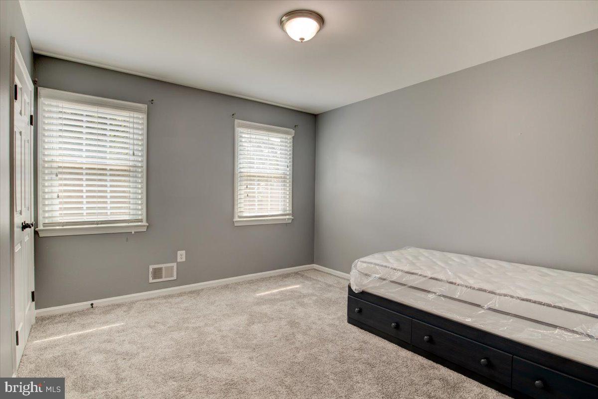 LAKE MONTCLAIR - Residential