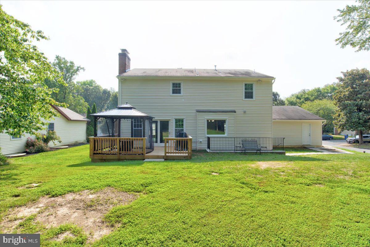 LAKE MONTCLAIR - Residential