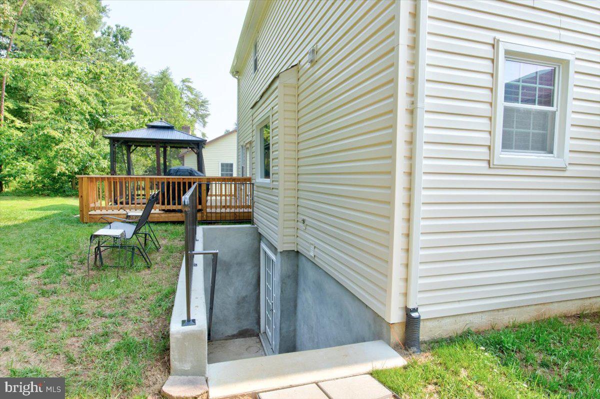 LAKE MONTCLAIR - Residential