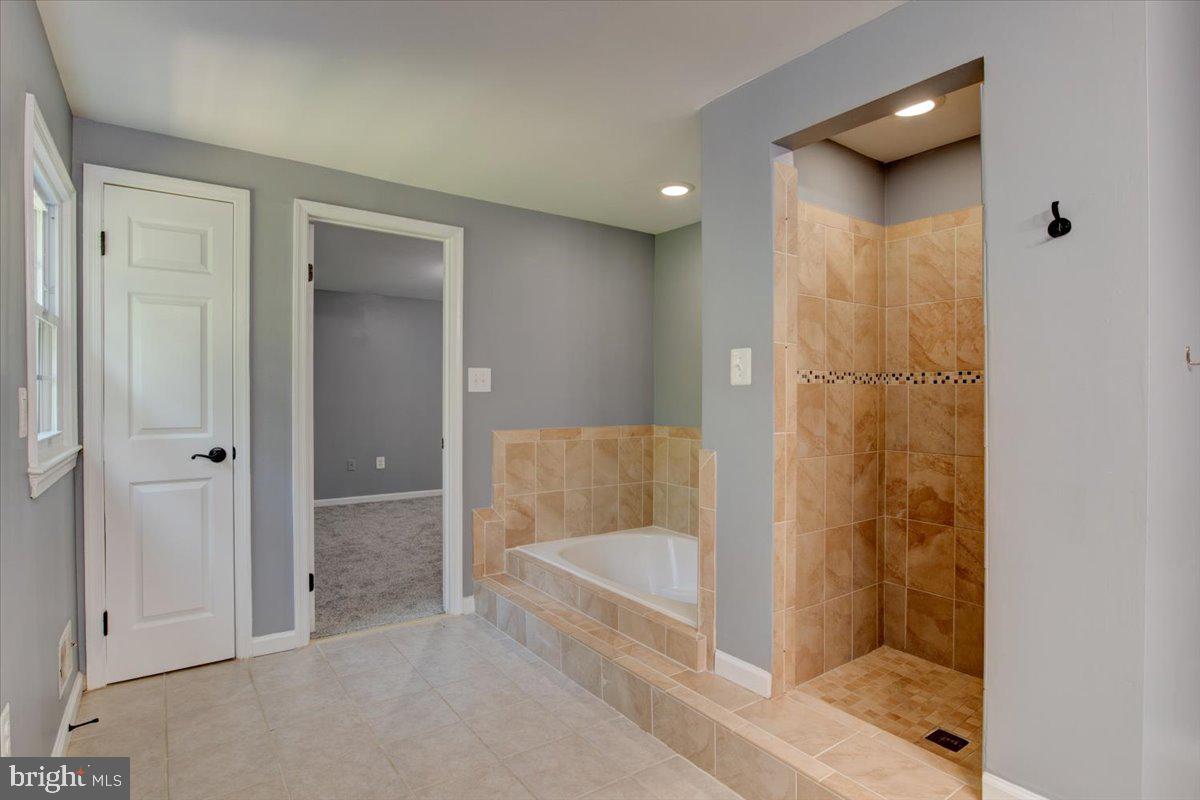 LAKE MONTCLAIR - Residential