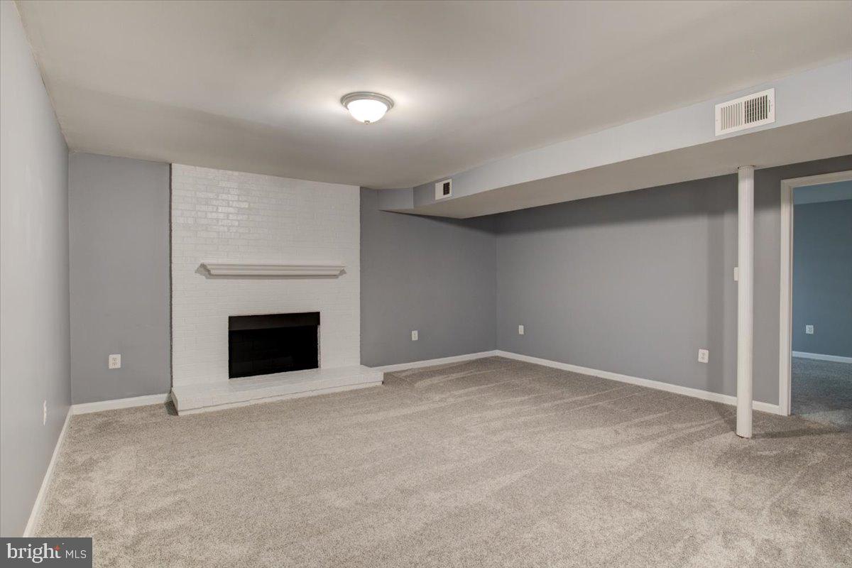 LAKE MONTCLAIR - Residential