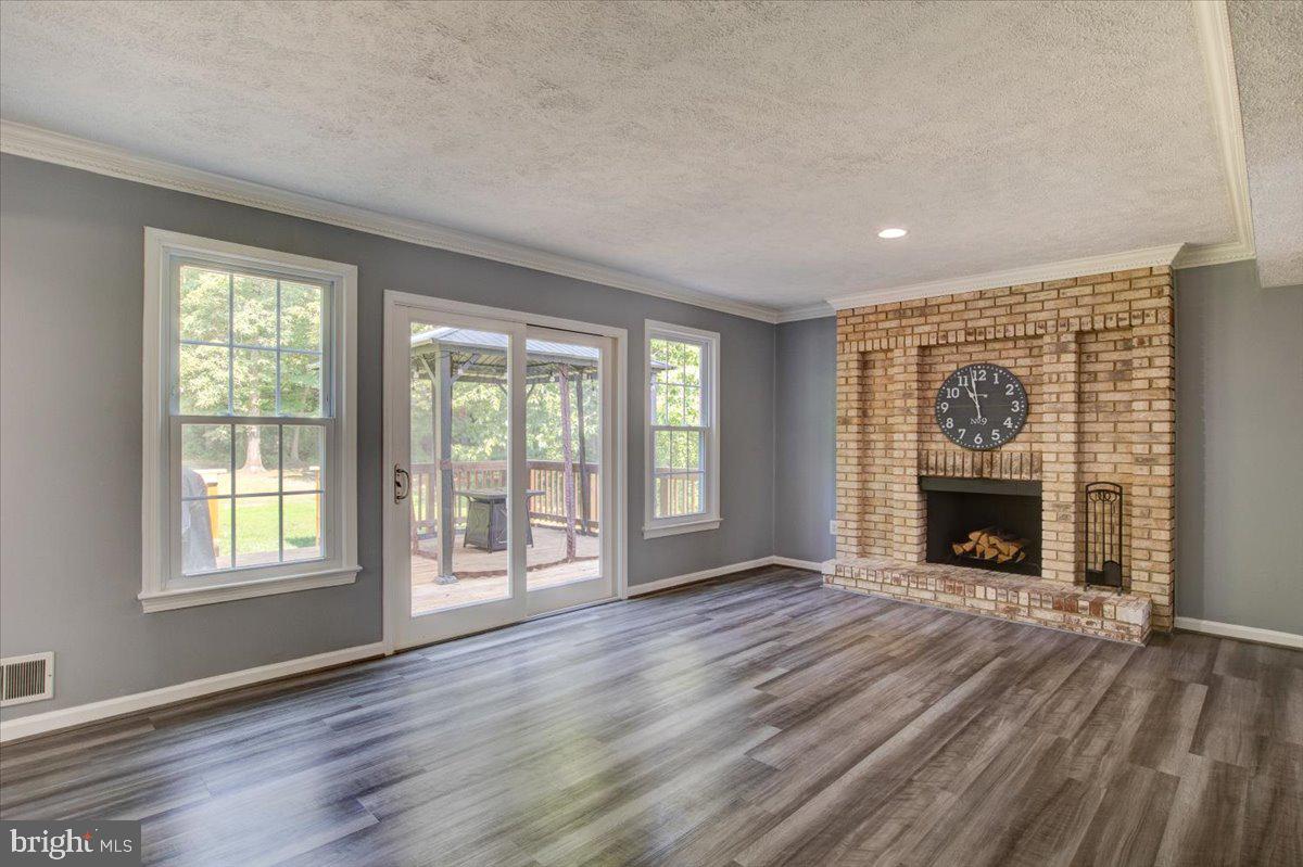 LAKE MONTCLAIR - Residential