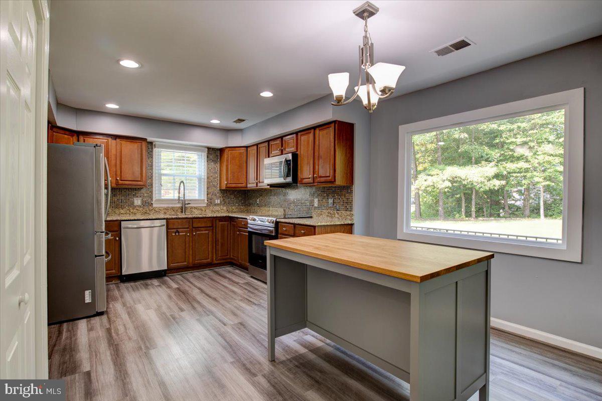 LAKE MONTCLAIR - Residential