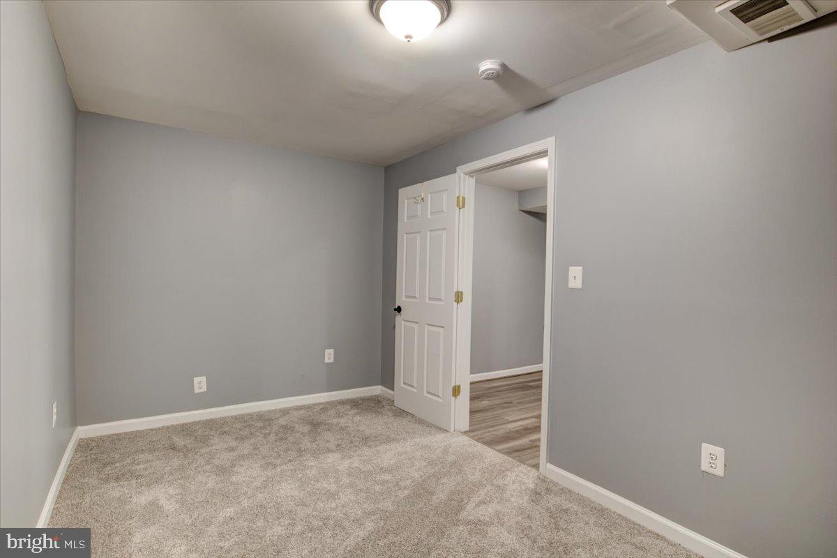 LAKE MONTCLAIR - Residential