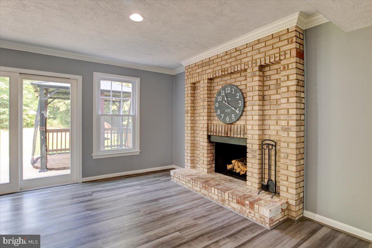 LAKE MONTCLAIR - Residential