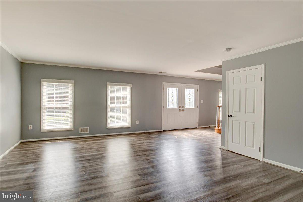 LAKE MONTCLAIR - Residential