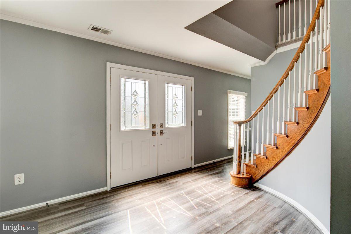 LAKE MONTCLAIR - Residential