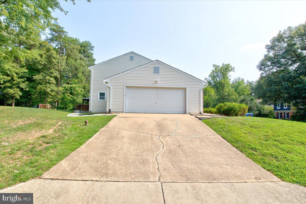 LAKE MONTCLAIR - Residential