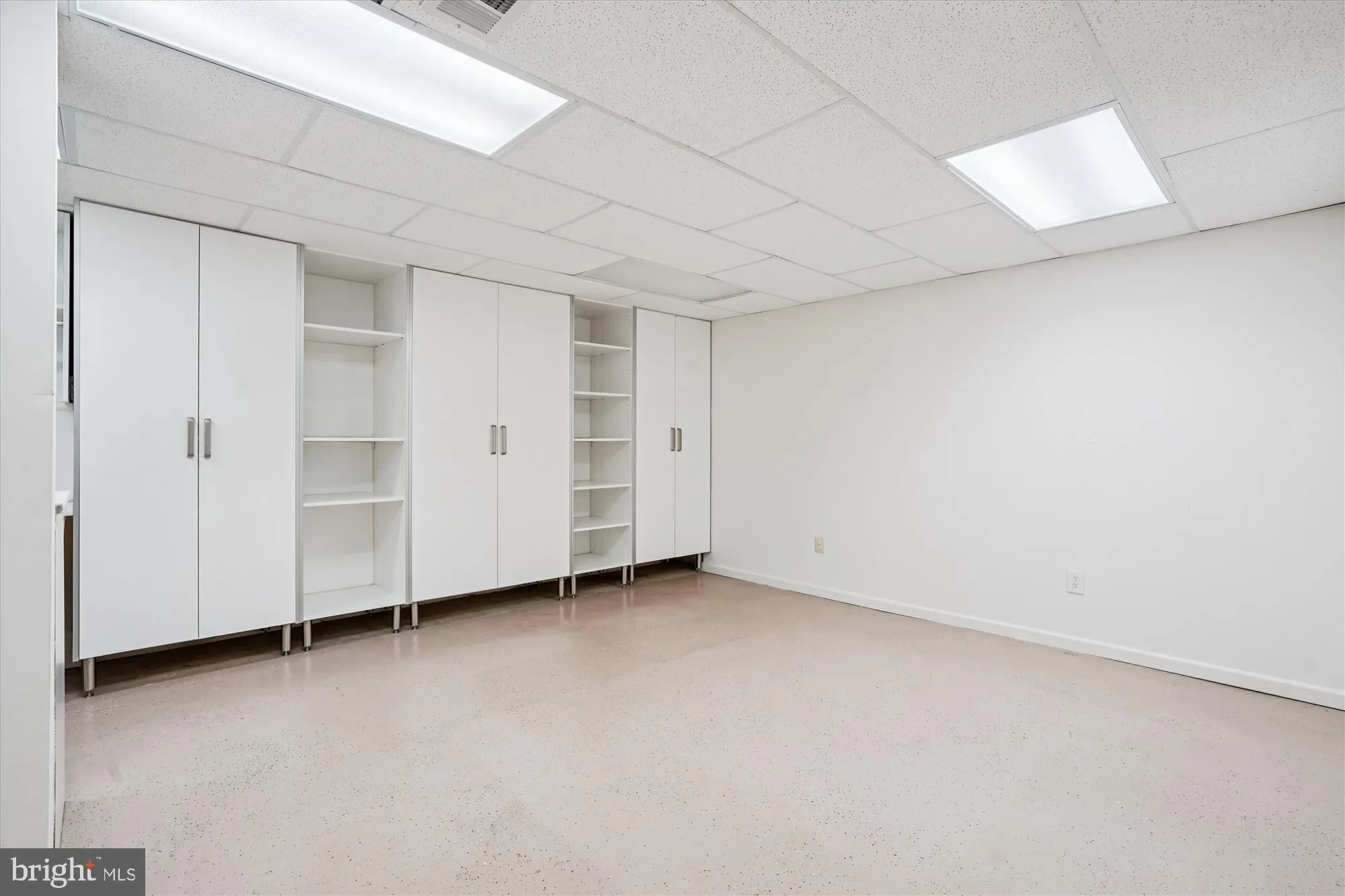 McLean, Virginia 22101, United States, 4 Bedrooms Bedrooms, ,4 BathroomsBathrooms,Residential,Coming Soon,228913