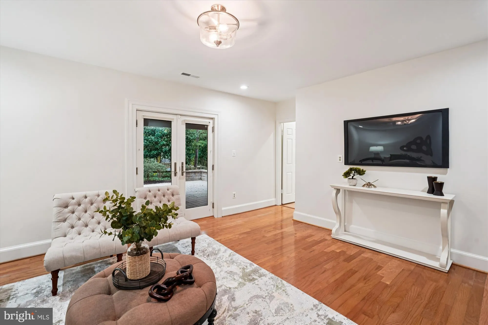 McLean, Virginia 22101, United States, 4 Bedrooms Bedrooms, ,4 BathroomsBathrooms,Residential,Coming Soon,228913