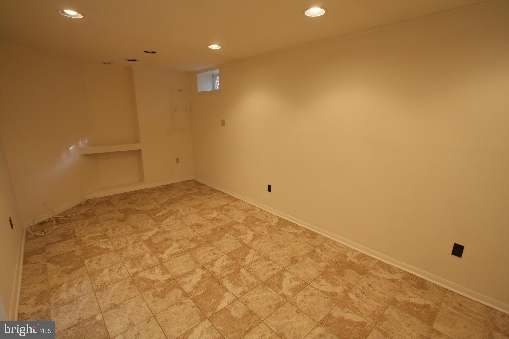 DUFIEF MILL - Residential Lease