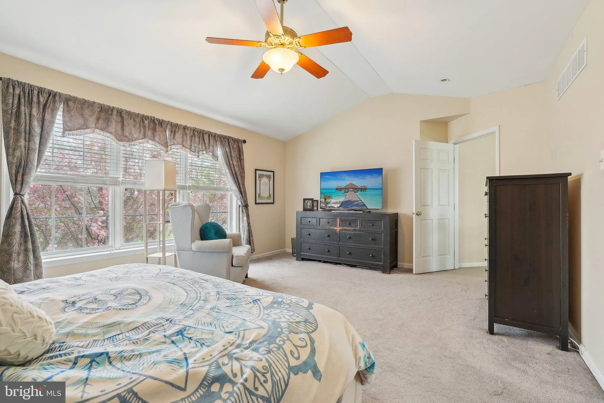 Ambler, Pennsylvania 19002, United States, 4 Bedrooms Bedrooms, ,3 BathroomsBathrooms,Residential,Contingent,115962