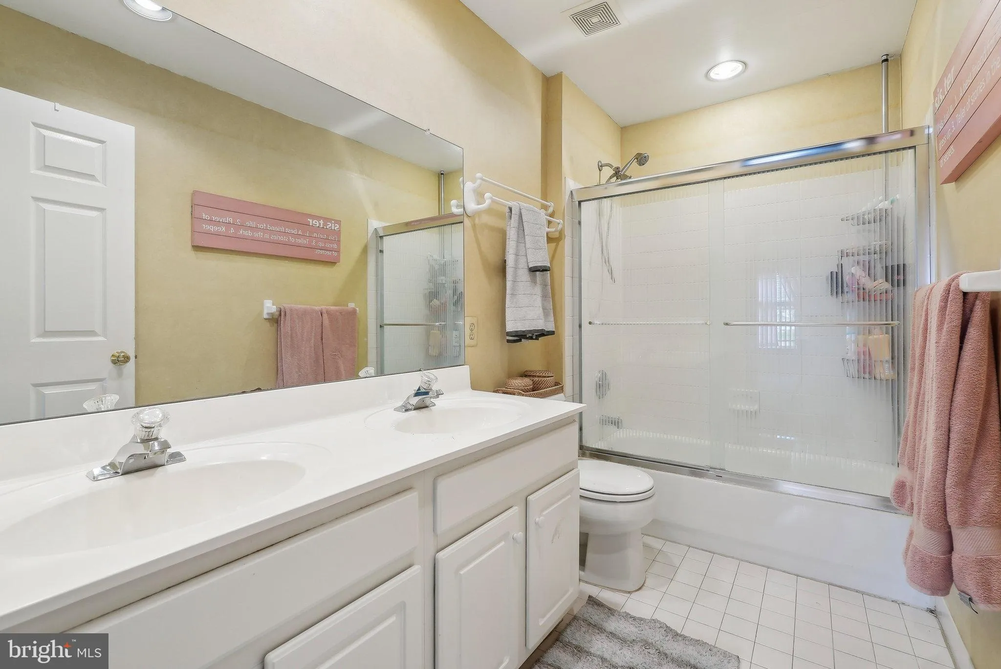 Ambler, Pennsylvania 19002, United States, 4 Bedrooms Bedrooms, ,3 BathroomsBathrooms,Residential,Contingent,115962